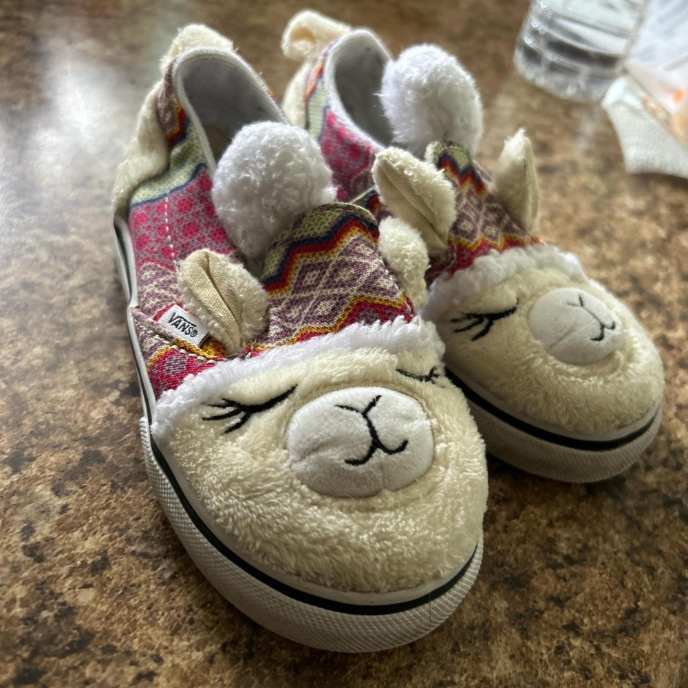 Vans Llama slip ons